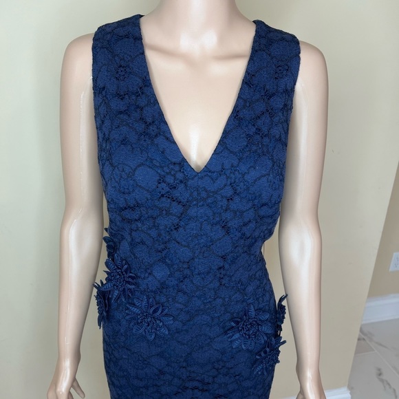 Maggy London lace midi dress - Picture 4 of 16